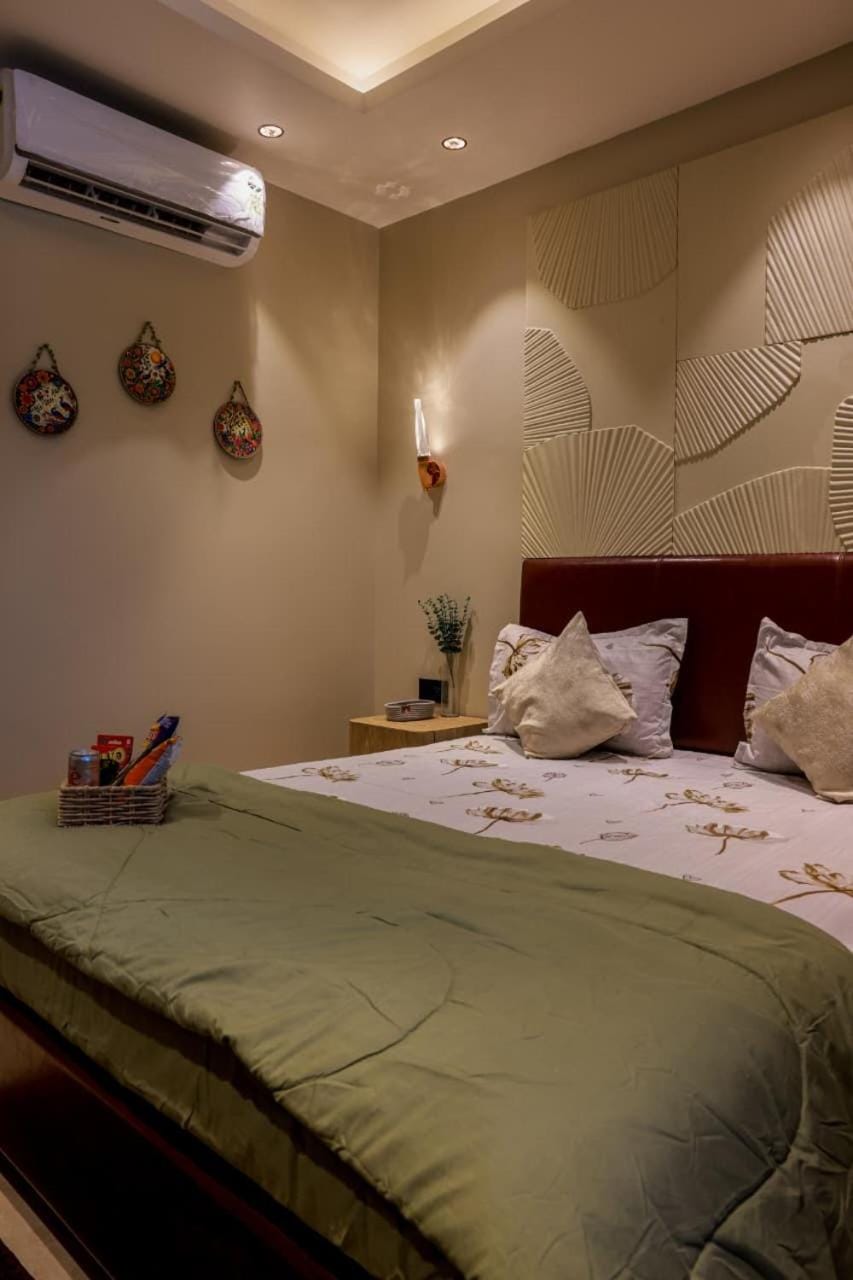 Elysian stays Apartment in Noida