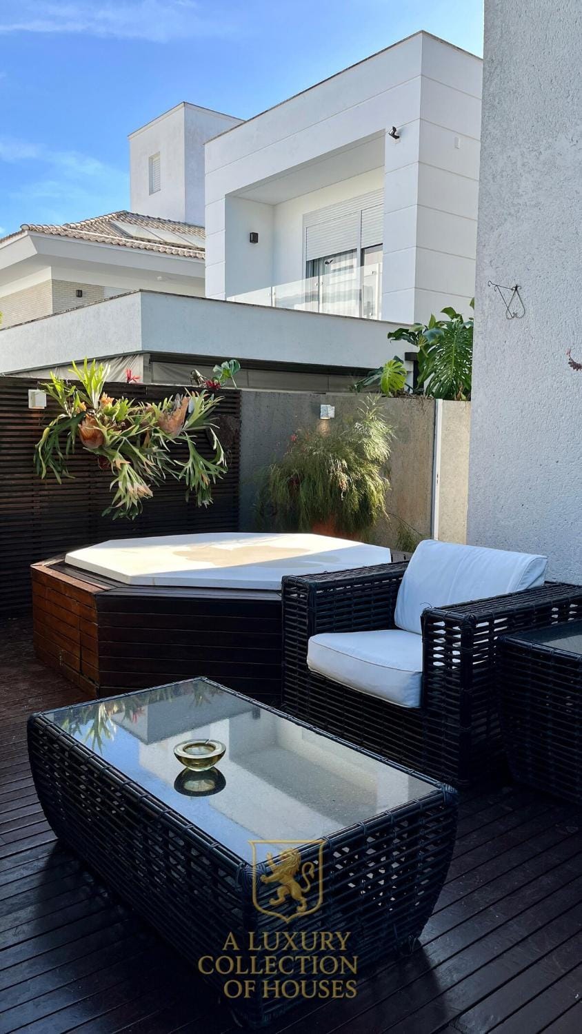 Patio, Day, View (from property/room), Balcony/Terrace, Spa and wellness centre/facilities, Seating area