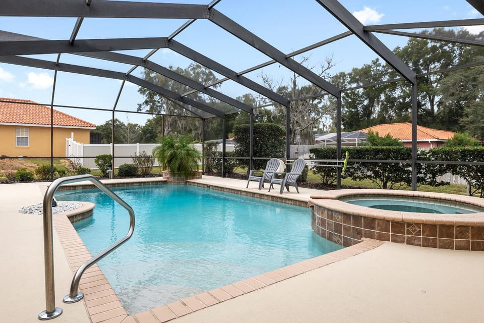 3BR, 3BA Withlacoochee Trail Retreat, Mins to Inverness, Ocala, Crystal River House in Inverness