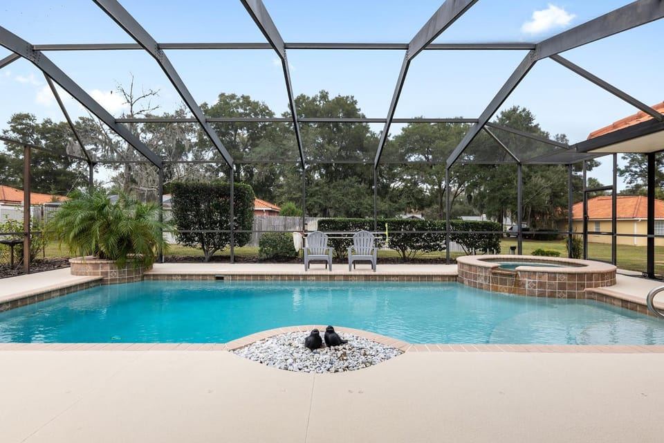 3BR, 3BA Withlacoochee Trail Retreat, Mins to Inverness, Ocala, Crystal River House in Inverness