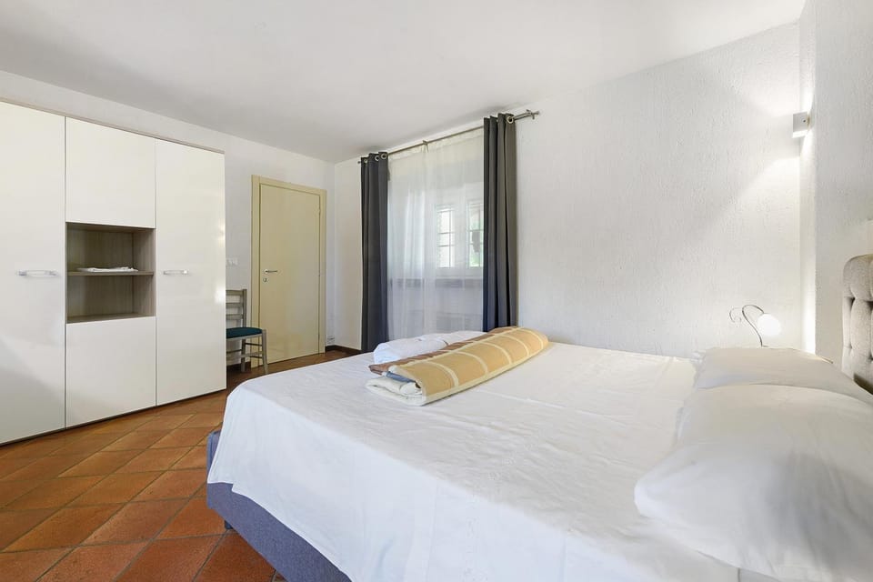 Property building, Living room, Bedroom