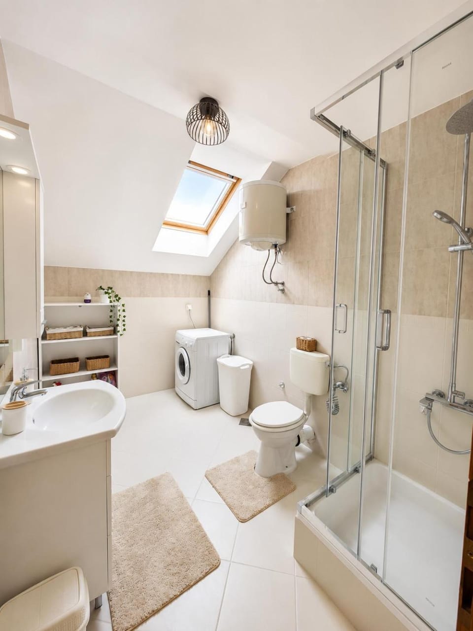 Shower, Toilet, Bathroom, bidet, towels