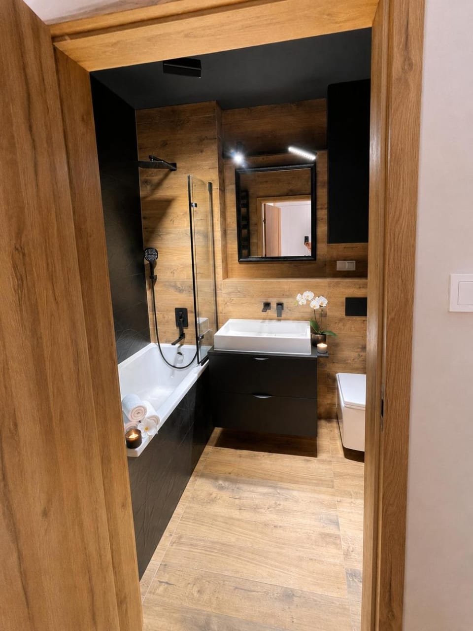Shower, Bathroom, Photo of the whole room, Bath, towels