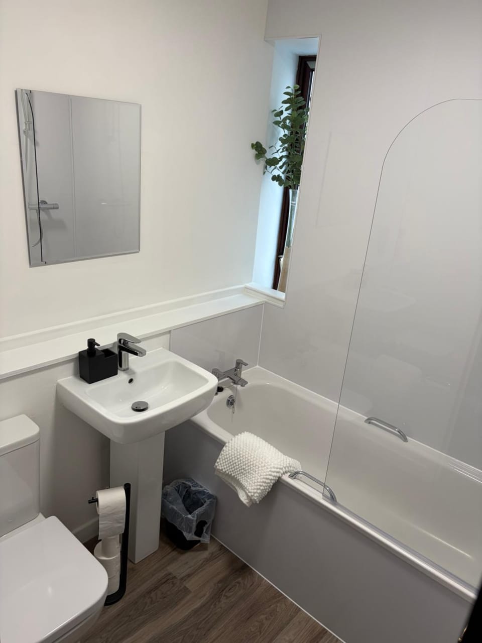 Bathroom, Bath, towels
