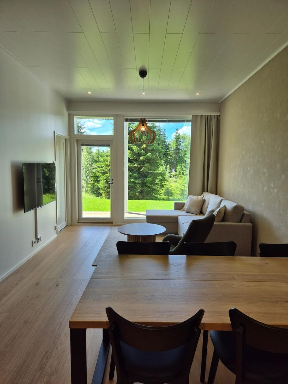 Patio, Living room, Seating area, Dining area