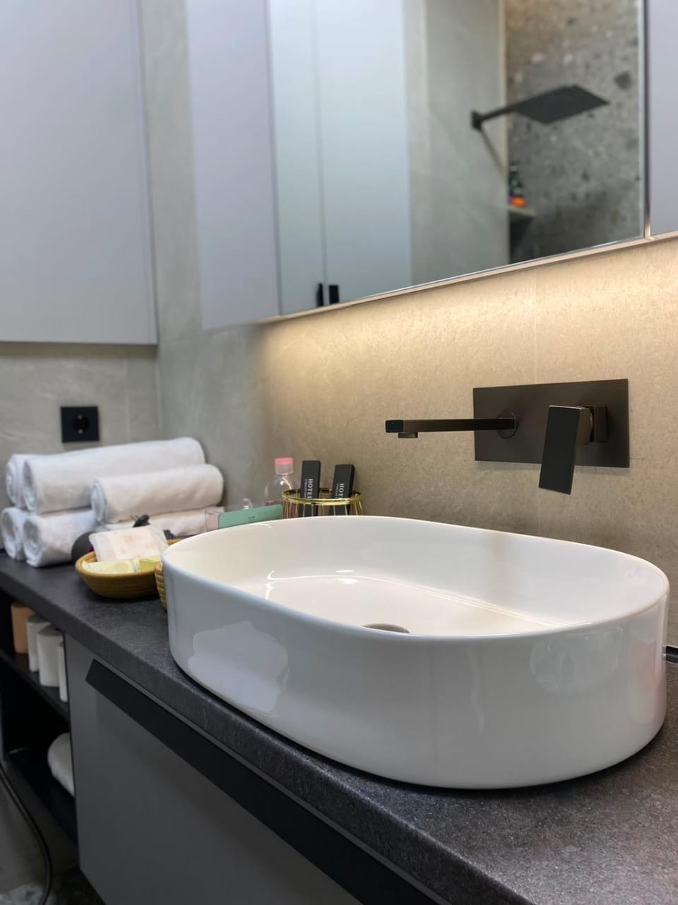 НК63 Уютные апартаменты рядом с Mega Silk Way и EXPO Apartment in Kazakhstan