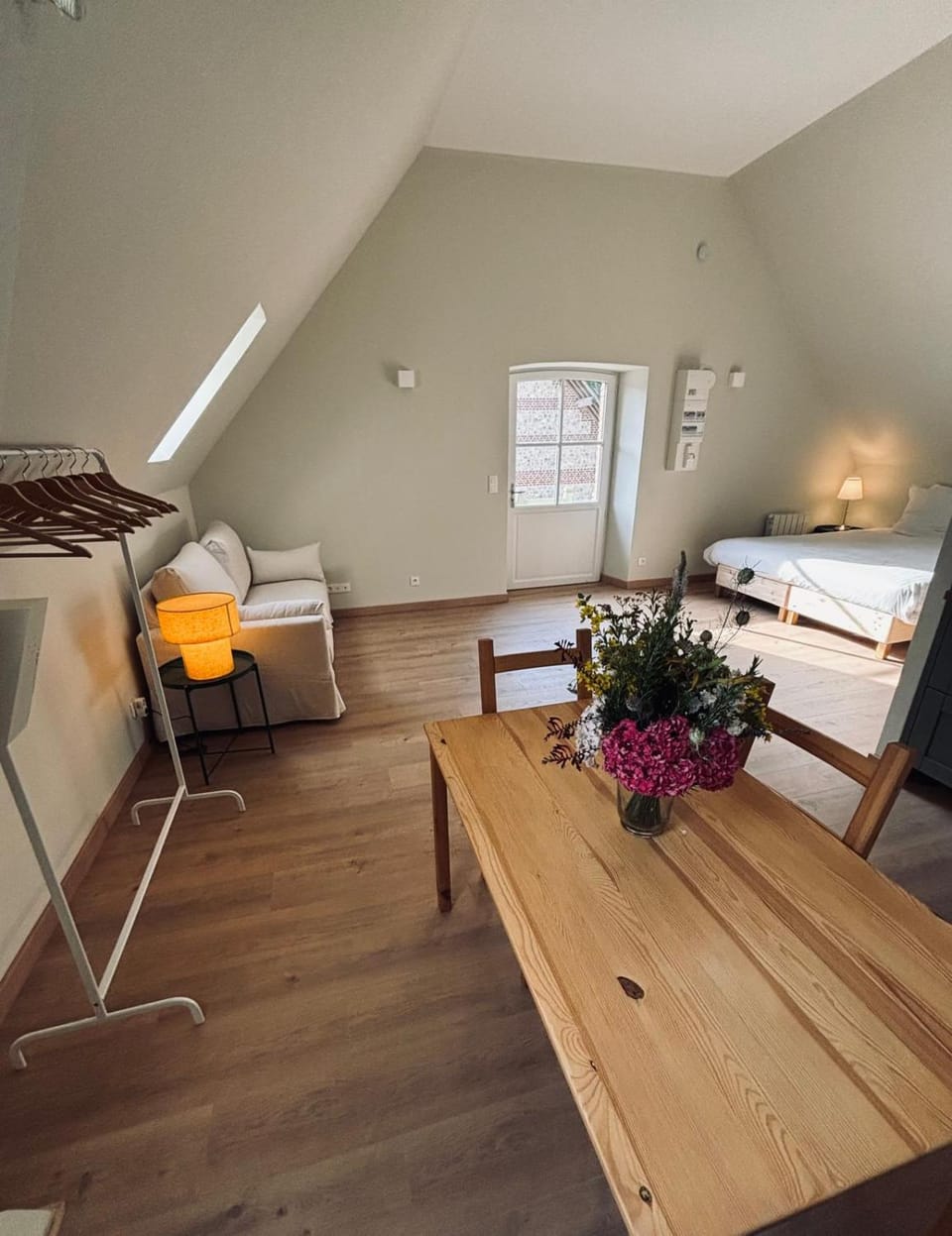 Bed, Living room