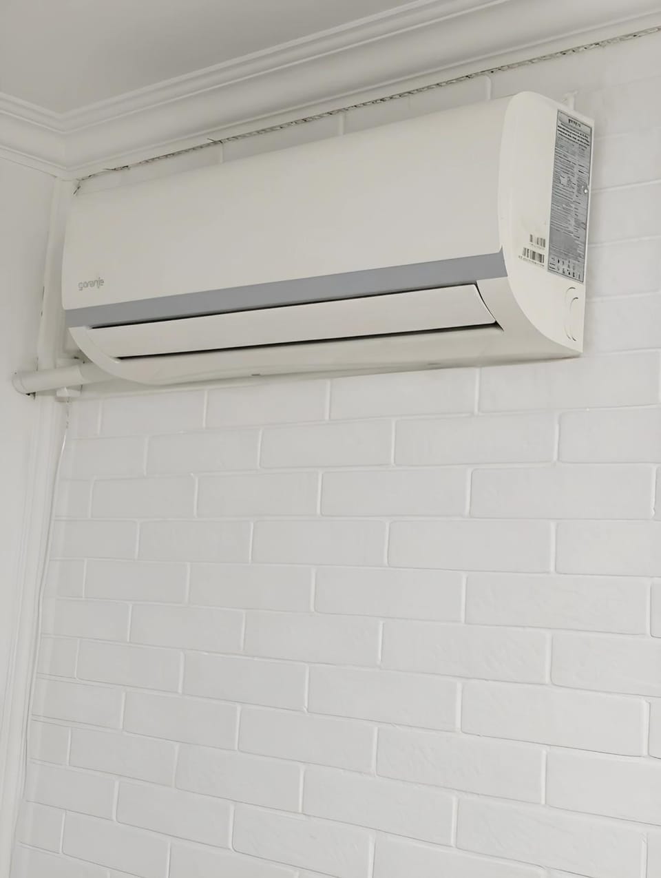 kitchen, air conditioner