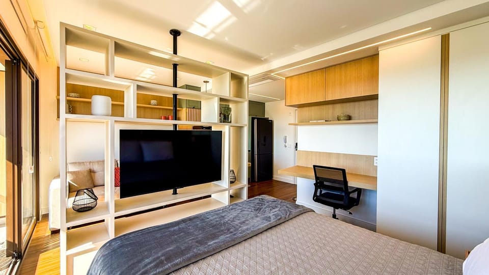 Bed, TV and multimedia, Photo of the whole room, Bedroom, wardrobe