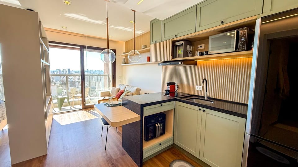 Kitchen or kitchenette, oven