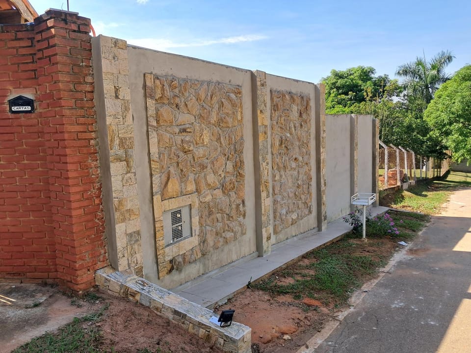 Chácara com piscina no condomínio Vitassay House in Boituva