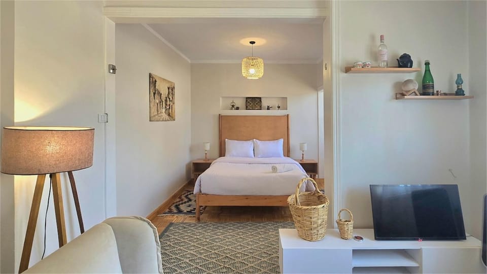 Bed, Living room, Photo of the whole room, Seating area, Bedroom