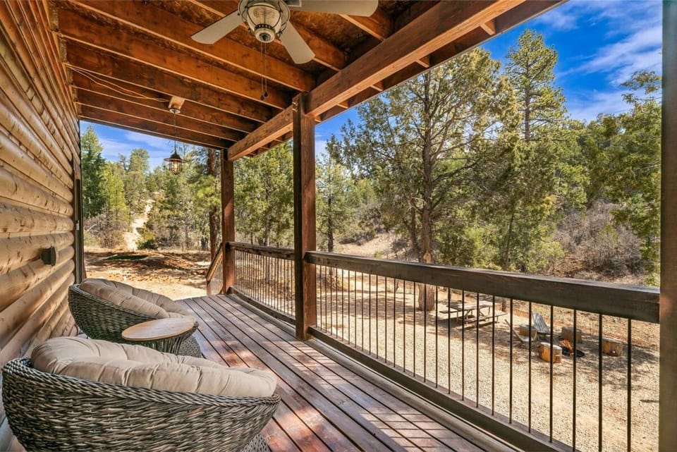 The Front Porch, Secluded Mountain Retreat Zion House in Zion National Park