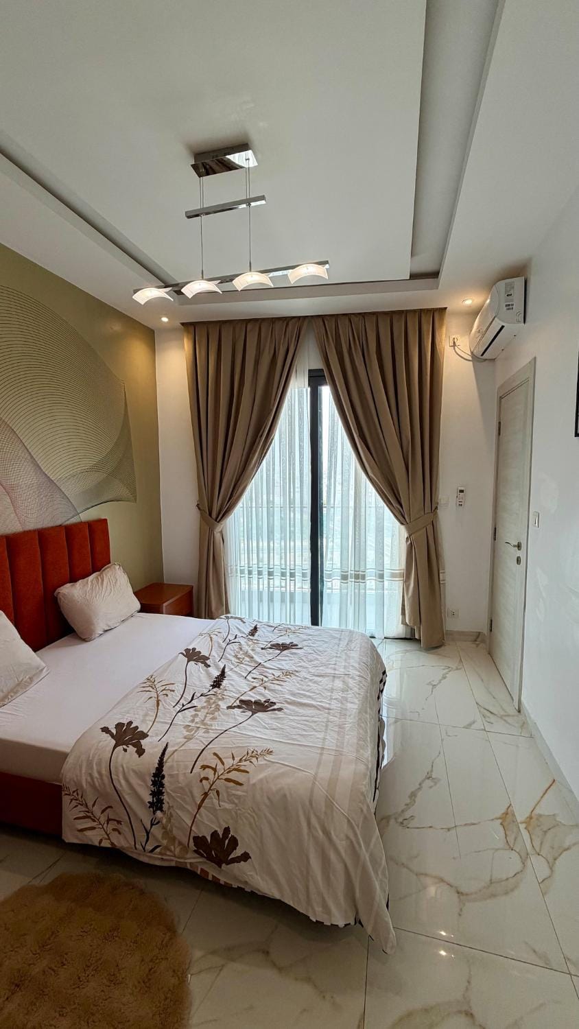 Bed, Photo of the whole room, Bedroom, air conditioner