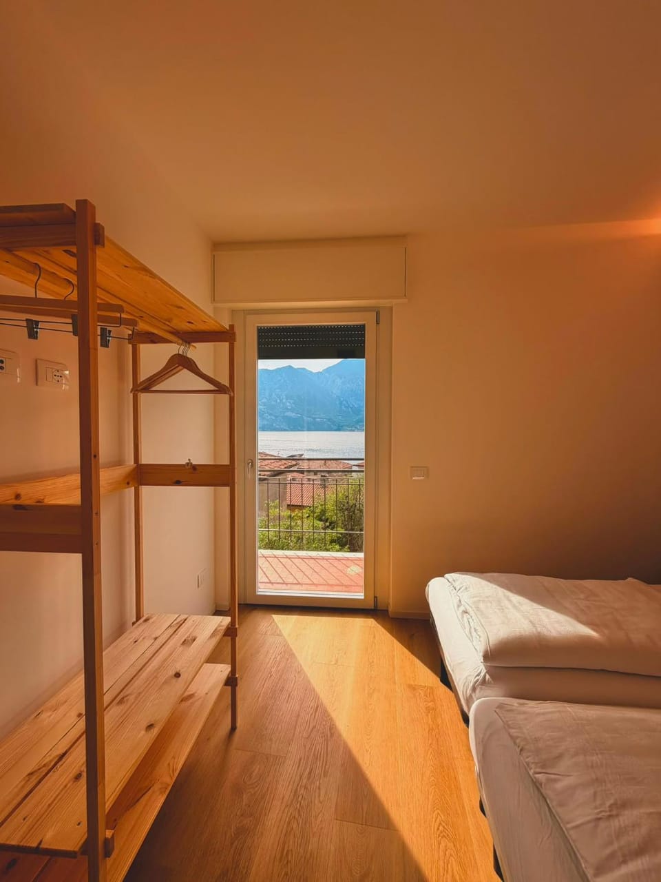 Natural landscape, Photo of the whole room