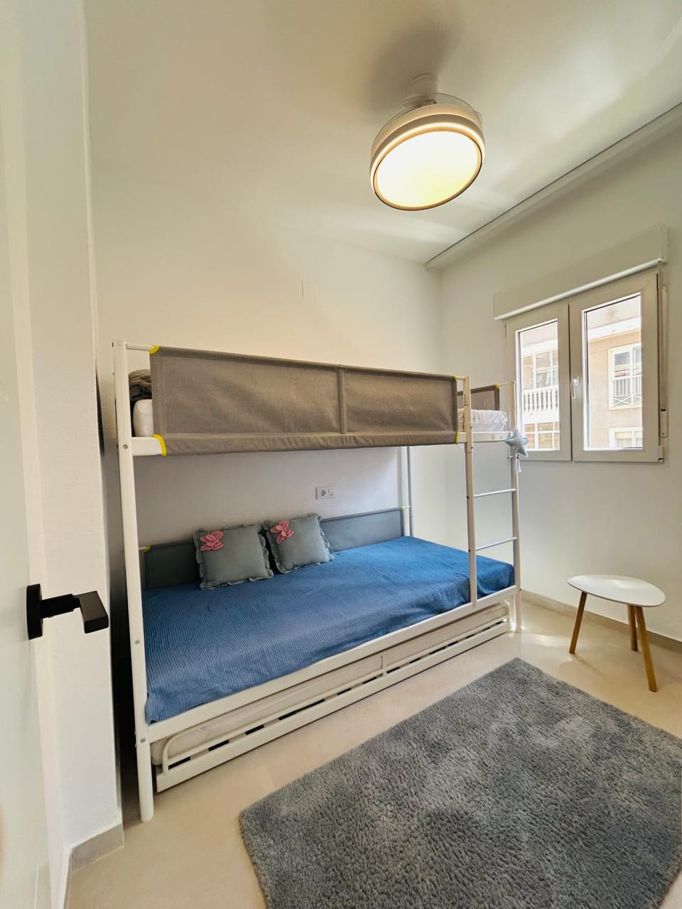 Bedroom, bunk bed