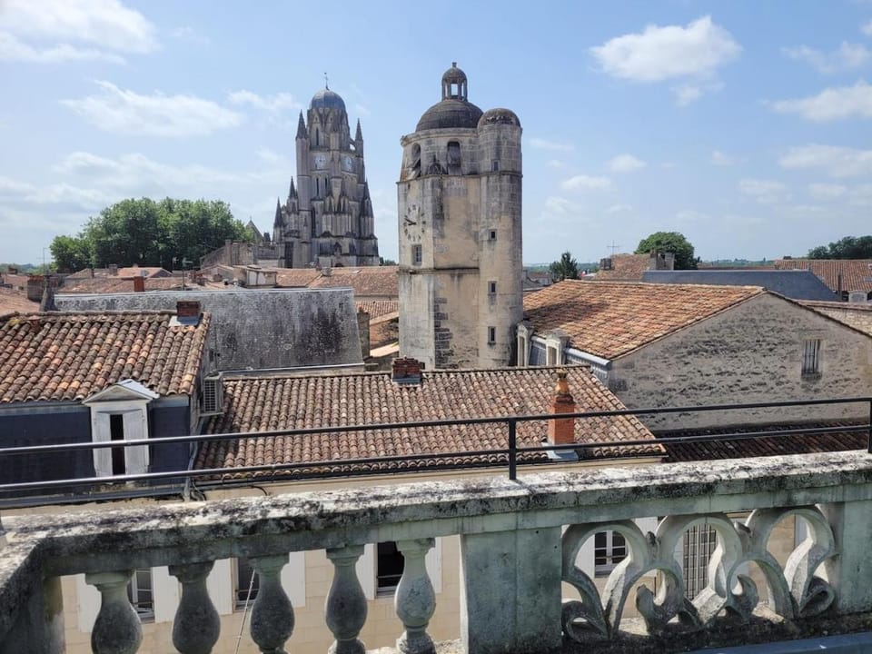 Charm house with rooftop terrace and superb views House in Nouvelle-Aquitaine