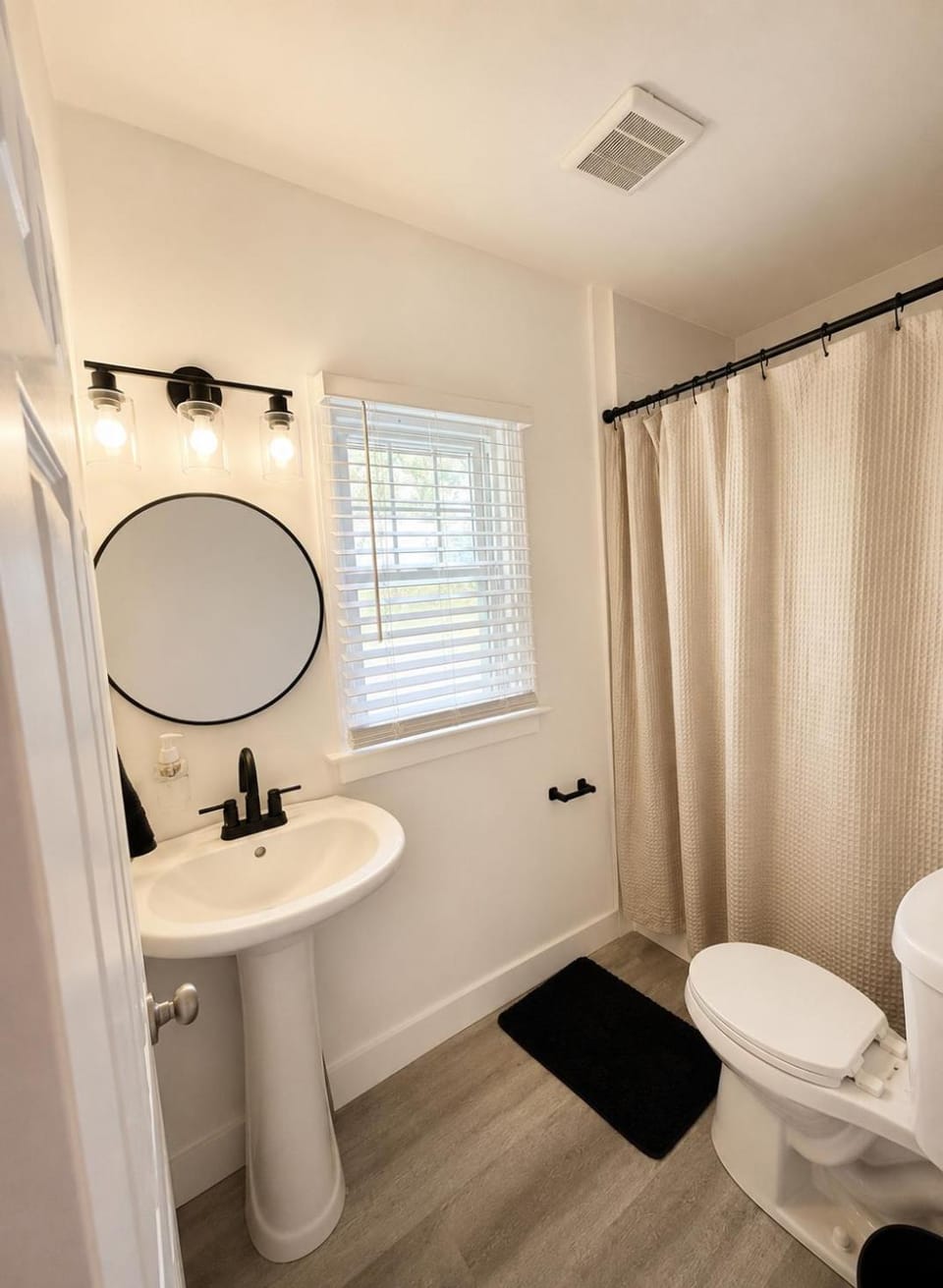 19th Ward collective Apartment in Brighton