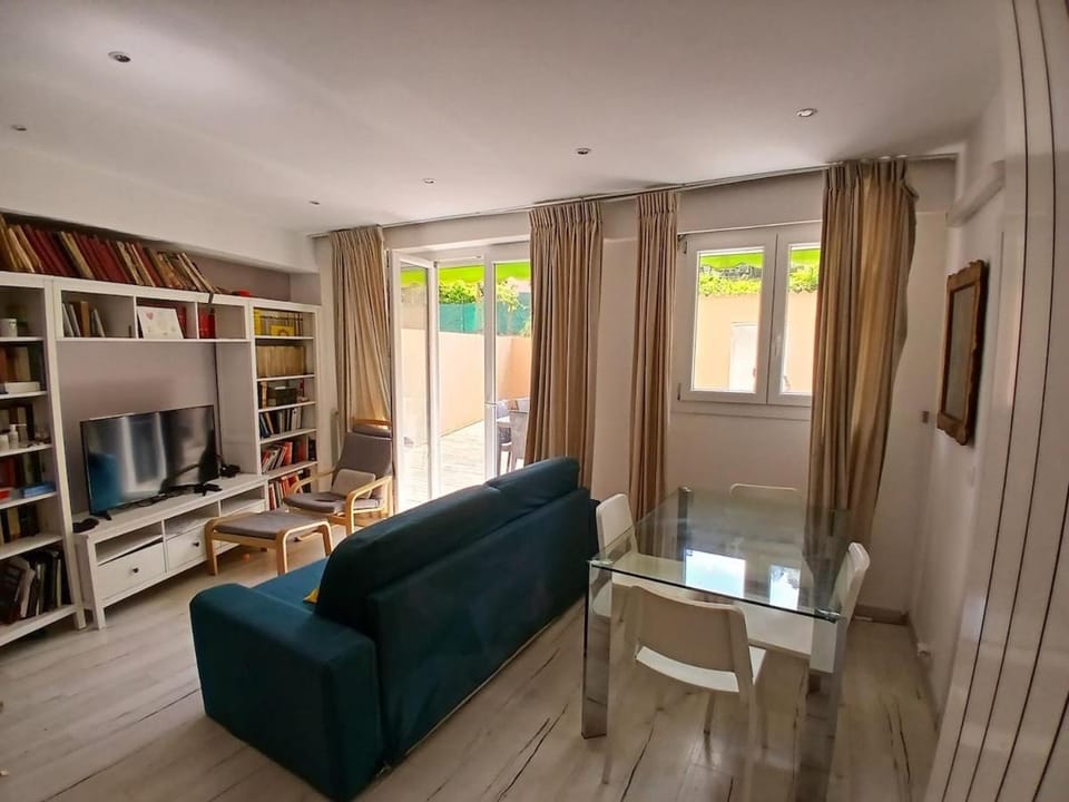 Nice 3P large terrace Apartment in Nice