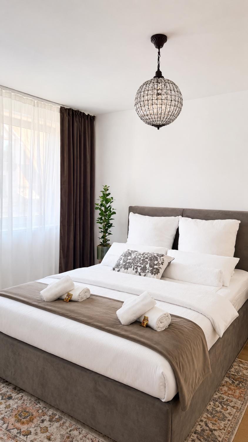 Bed, Photo of the whole room, Bedroom, towels
