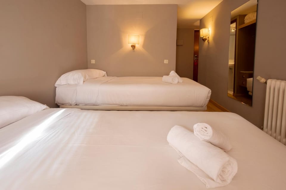 Bed, Bedroom, internet
