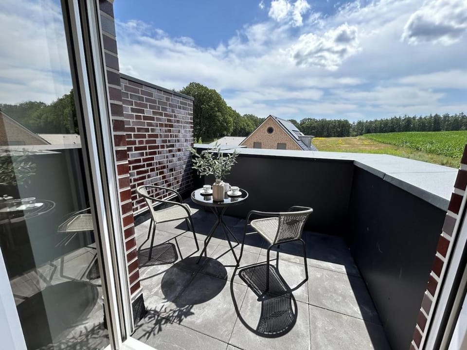 View (from property/room), Balcony/Terrace, Seating area