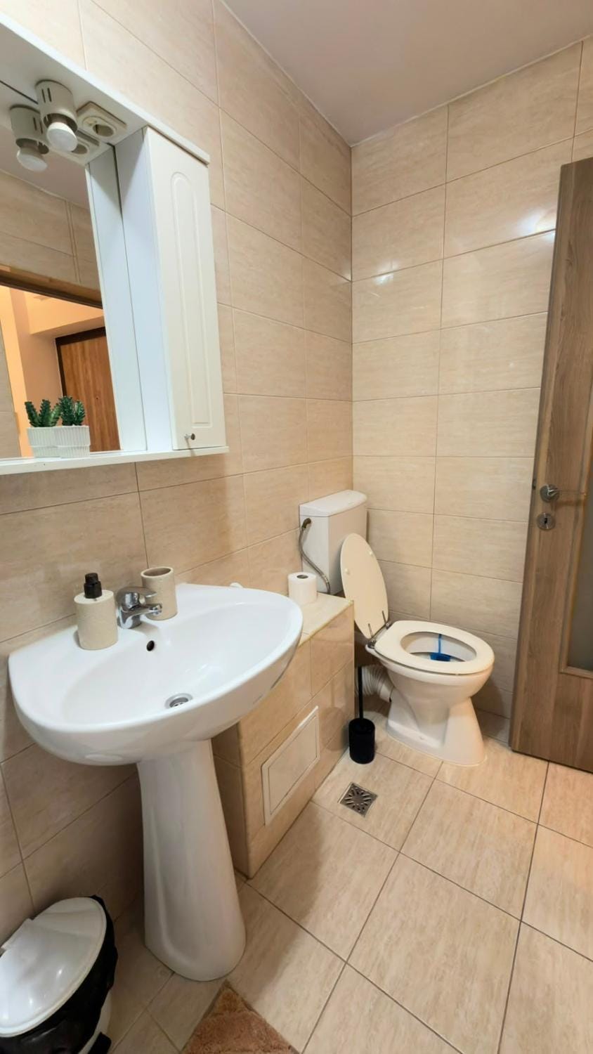 Shower, Toilet, towels