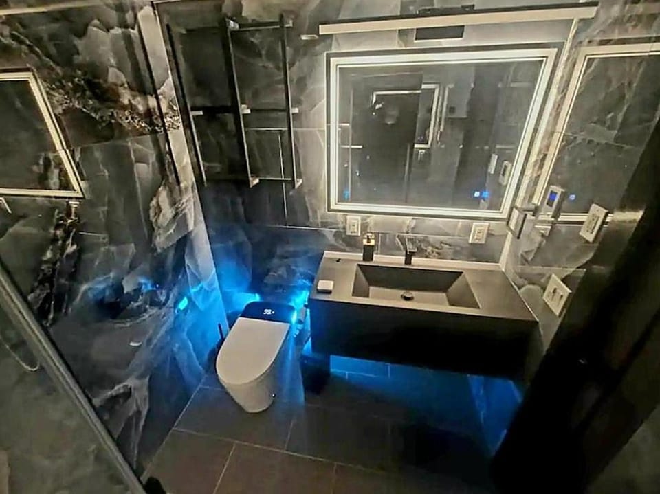 Toilet, Bathroom