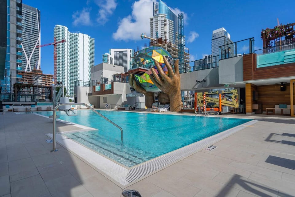 Miami E11even w Resort Amenities House in Miami