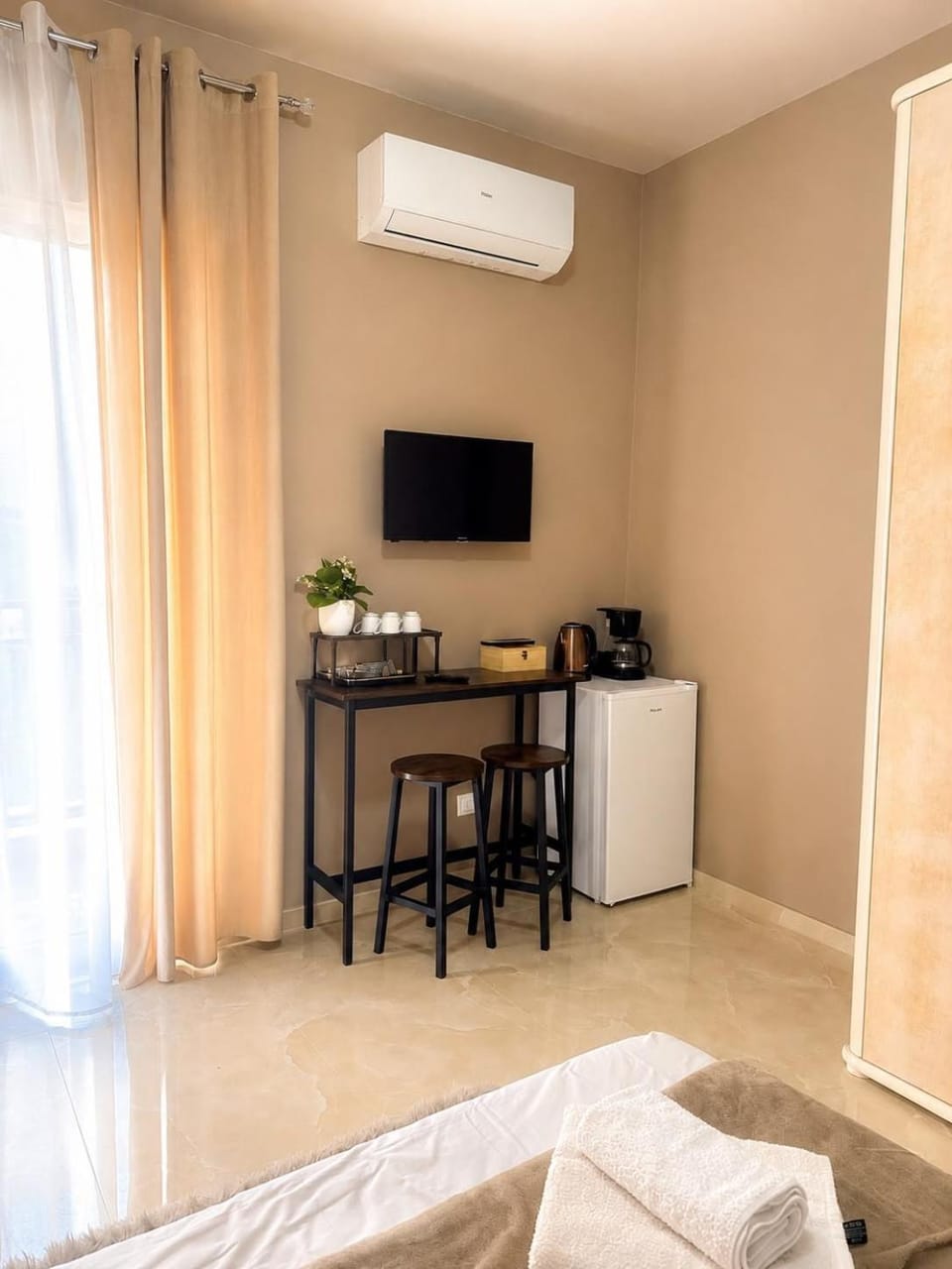 TV and multimedia, Coffee/tea facilities, minibar