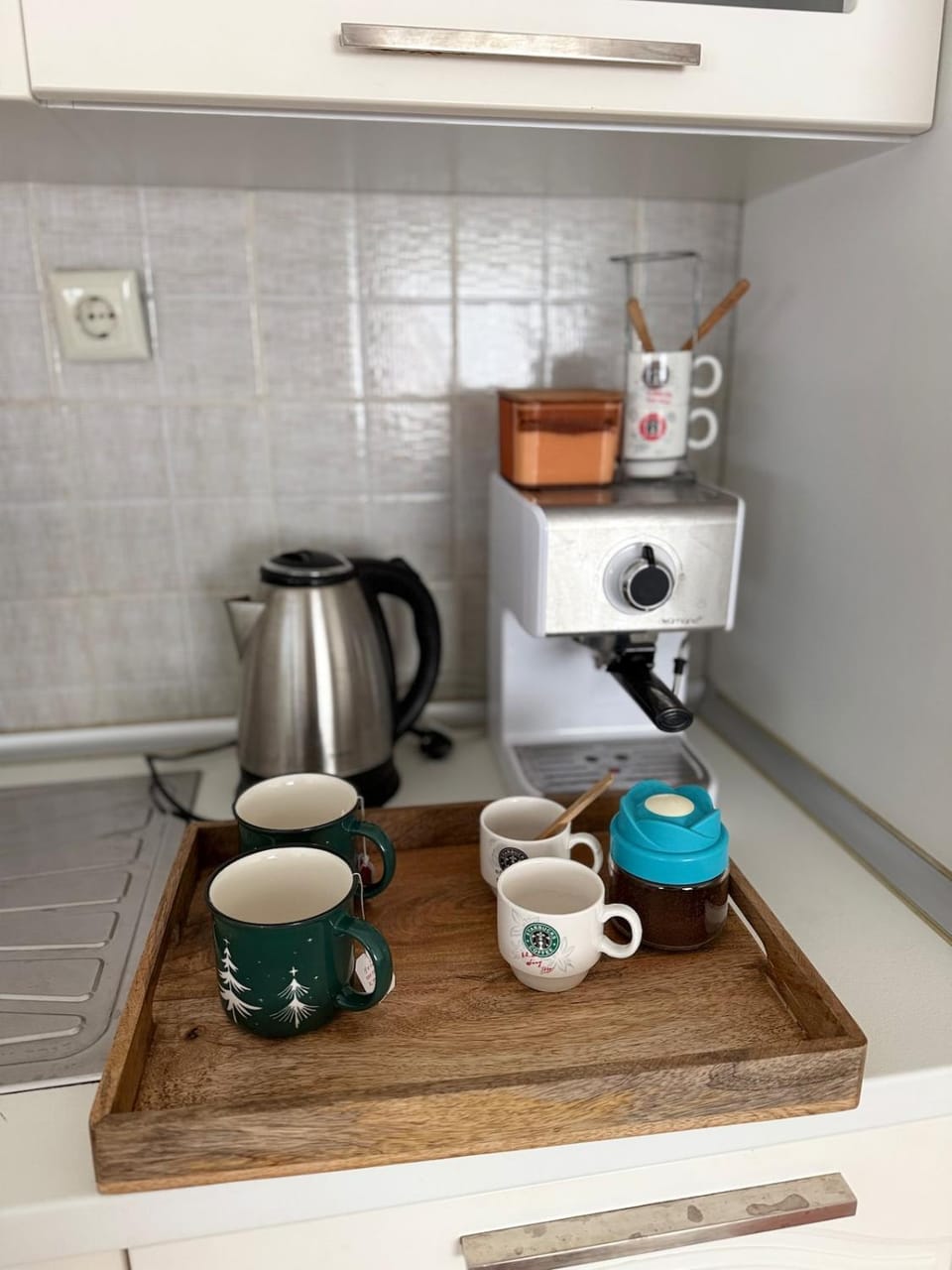 Coffee/tea facilities, Kitchen or kitchenette