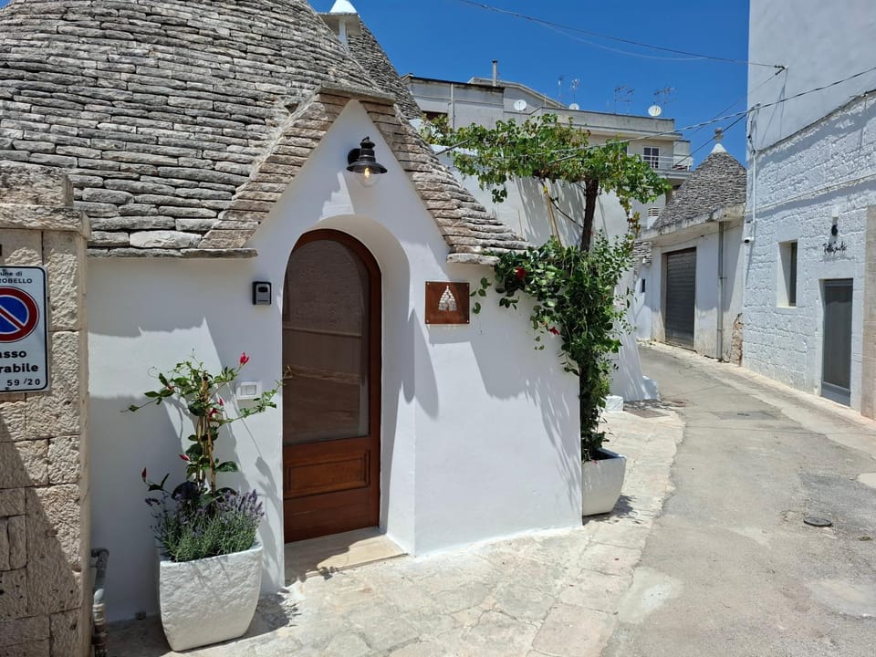 Property building, Neighbourhood, Street view