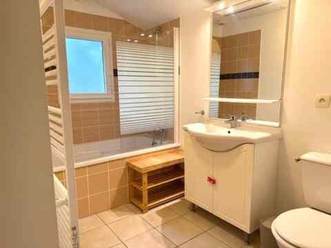 Entre plage & pinède piscine chauffée - 7 pers House in Pays de la Loire