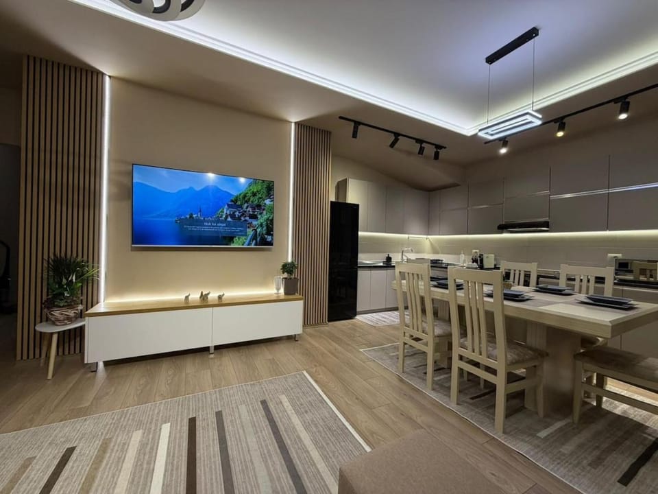 Modern Penthouse with outdoor living and views Apartment in Tirana