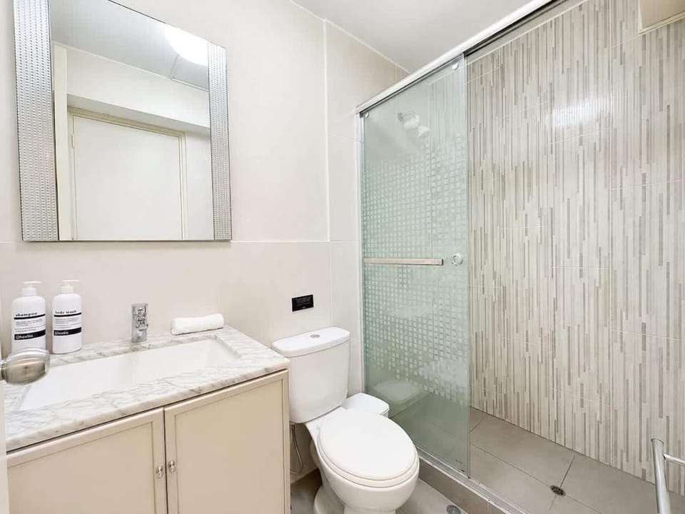 Premium Apartment Park Front Central & Quiet Apartment in Miraflores