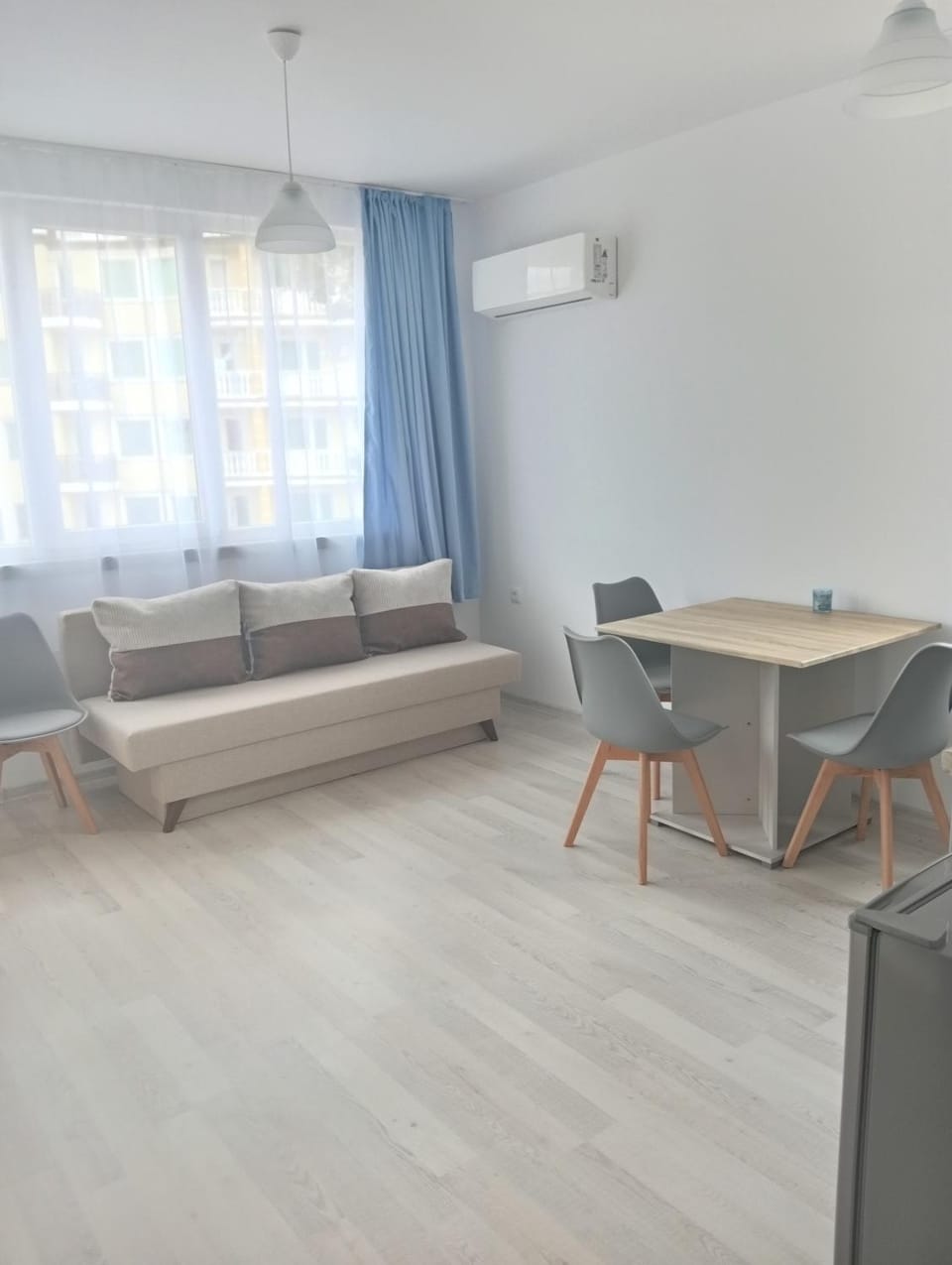 Living room, air conditioner
