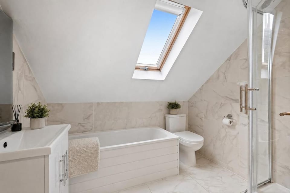 Shower, Toilet, Bath