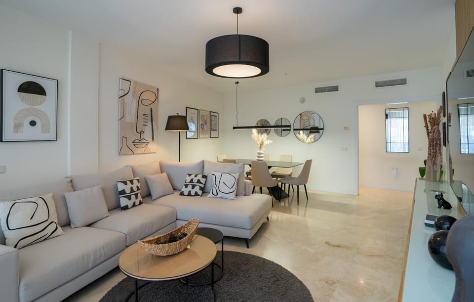 Living room, Dining area