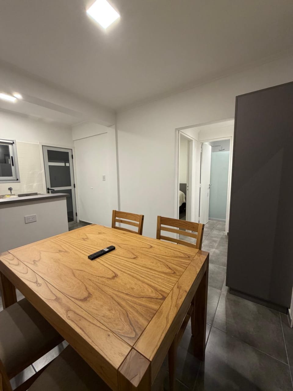 Kitchen or kitchenette, Dining area, minibar
