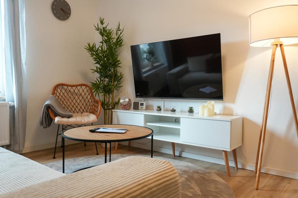 TV and multimedia, Living room, Photo of the whole room, Seating area