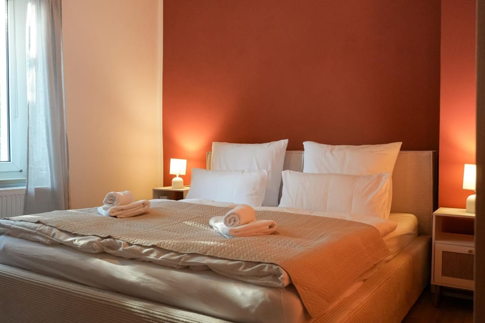 Bed, Photo of the whole room, Bedroom, towels