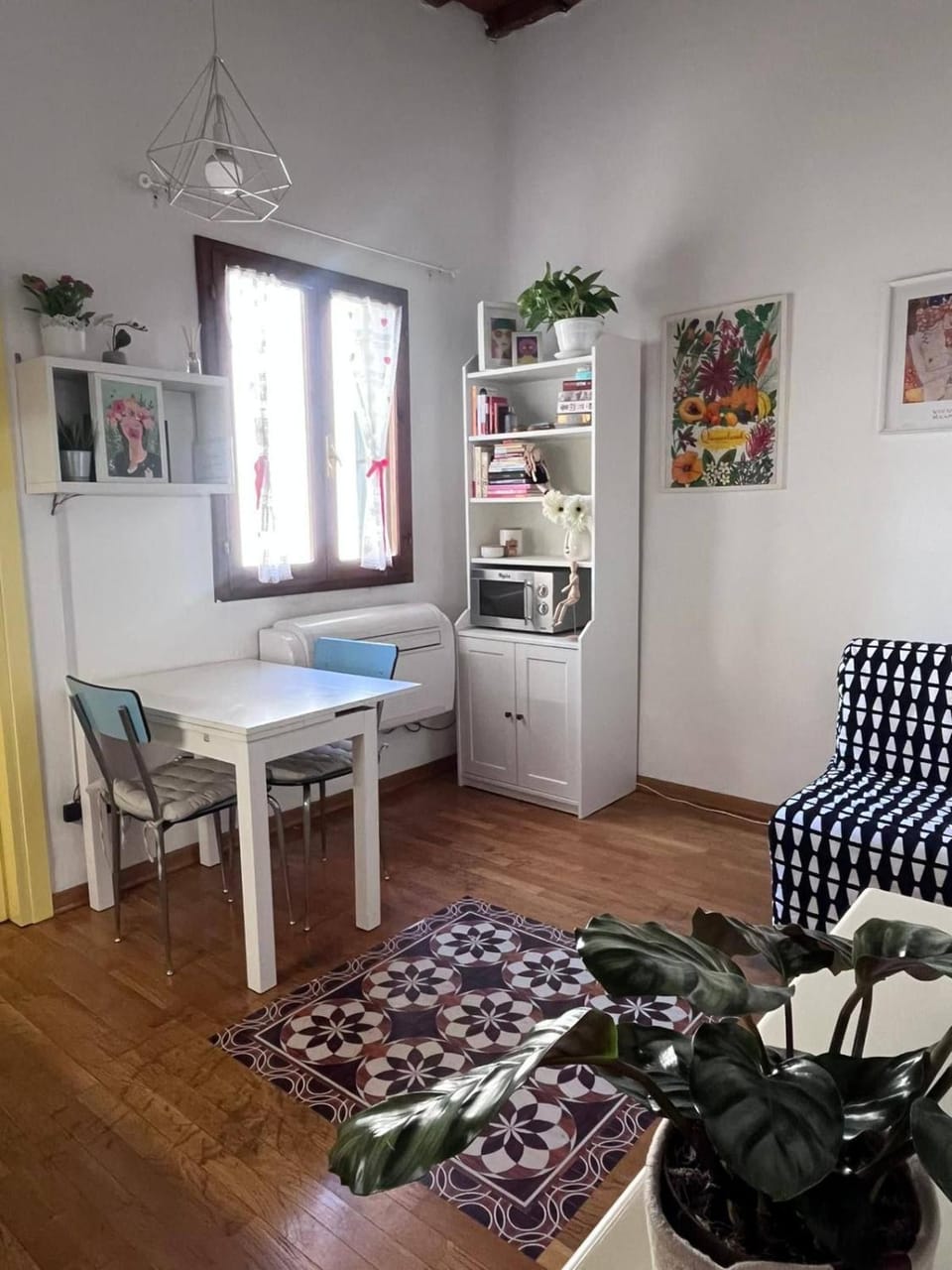 Charming studio apartment in San Frediano Apartment in Florence
