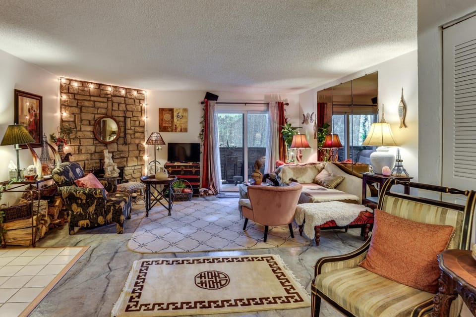 Walk to Parks & Dining! Lakewood Condo w/ Balcony House in Lakewood