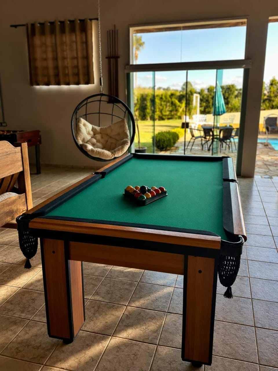 Billiard, Game Room