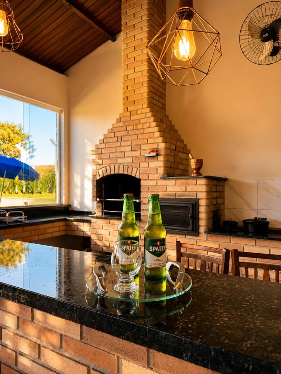 Kitchen or kitchenette, Food and drinks, Dining area