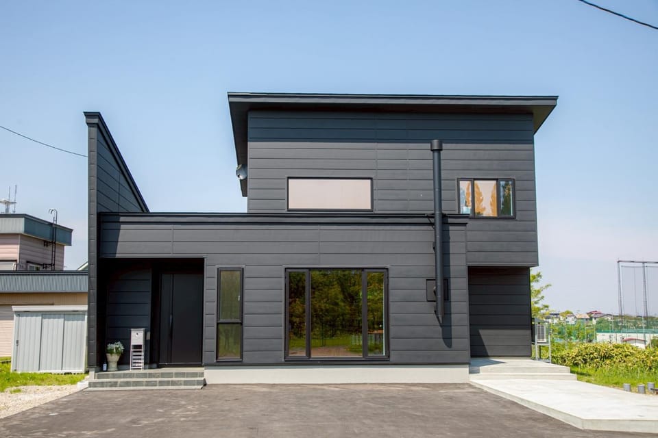 Property building, Day