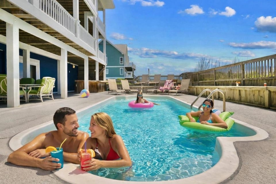 Blue Haven, 10 Bdrm, Oceanfront, Pool, Hot Tub, Game Room House in North Topsail Beach