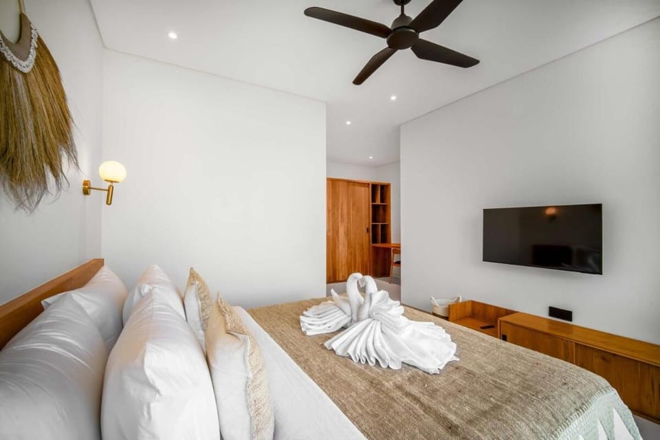 Six Palm 3 - 2BR Villa Rooftop Near Padang Beach Villa in Bali