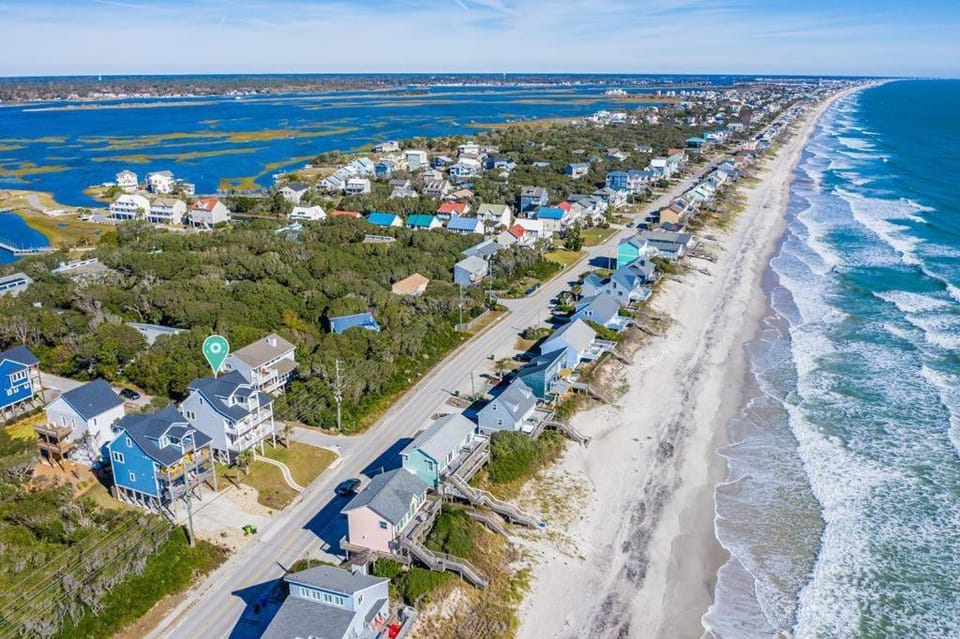 Carolina Lagniappe Ocean Views Surf City, NC House in Surf City