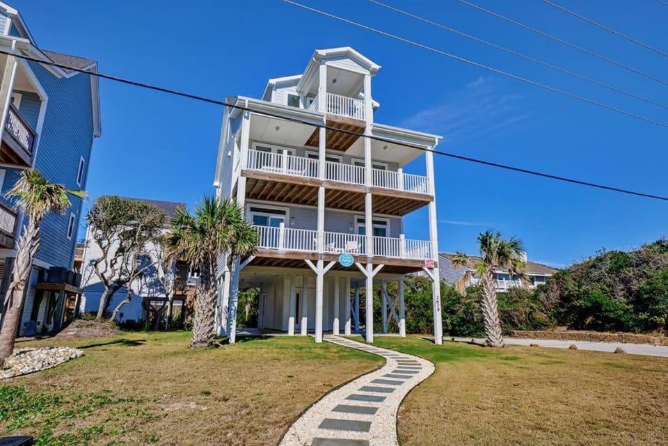 Carolina Lagniappe Ocean Views Surf City, NC House in Surf City